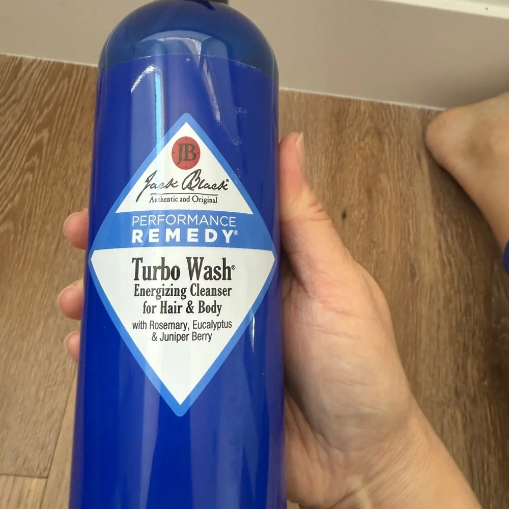 Turbo Wash Energizing Cleanser - - Picture 3 of 3